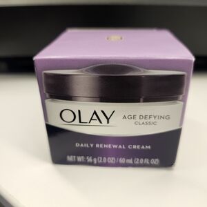OLAY Age Defying Classic Daily Renewal Cream - Purple and White